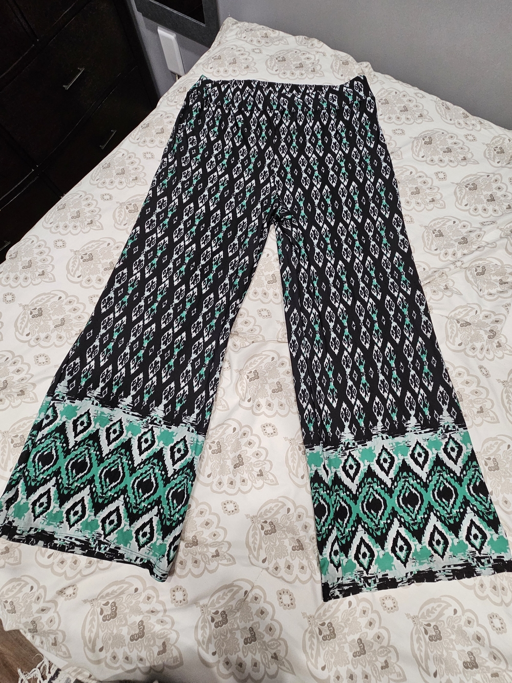 new directions Black & Teal Geometric Wide-Leg Pants